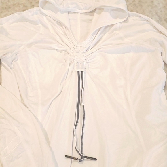 BNWOT lululemon rare longsleeve with hood - Picture 7 of 9